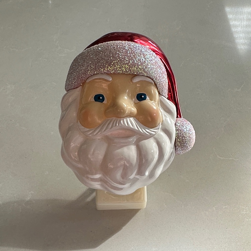 Bath & Body Works Santa wallflower plug in